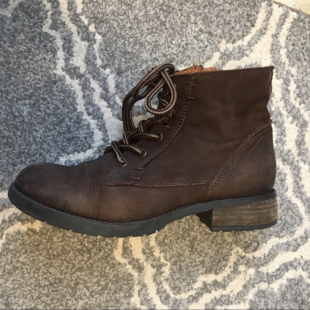 Steven Madden Combat/Hiking style lace up boots